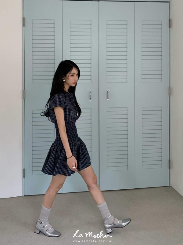 泡泡布小包袖格紋洋裝